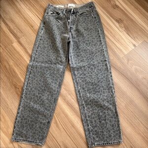 Universal Thread Gray Denim Jeans